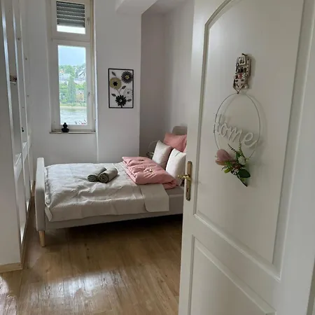 Schickes Am Rhein Mit Rheinblick 4 *