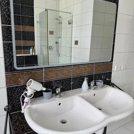Schickes Am Rhein Mit Rheinblick 4 Apartamento